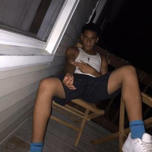 Meet your Posher, Levi